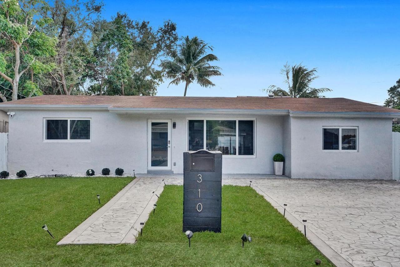 Cryptocabana Miami Bagian luar foto