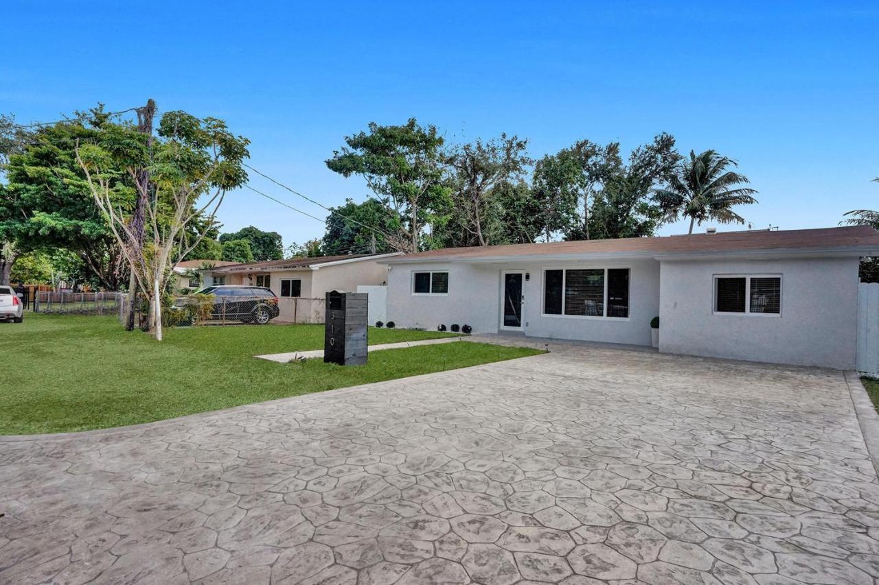 Cryptocabana Miami Bagian luar foto