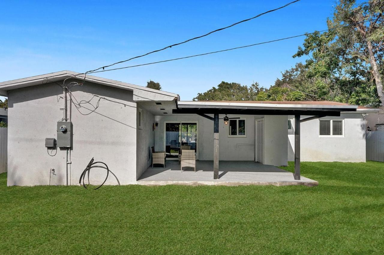 Cryptocabana Miami Bagian luar foto
