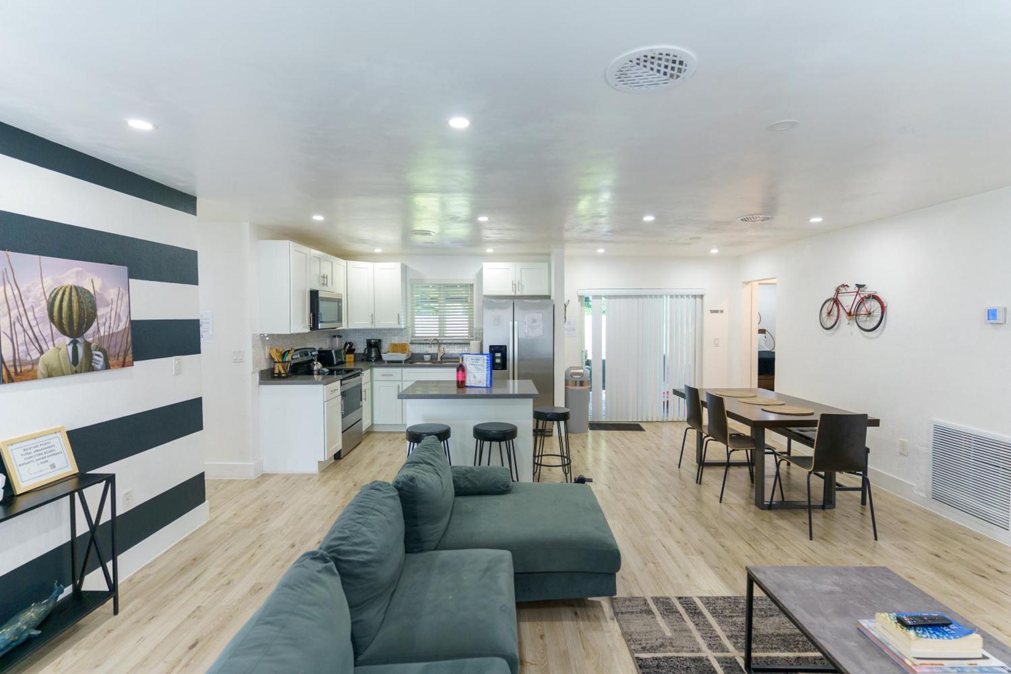 Cryptocabana Miami Bagian luar foto
